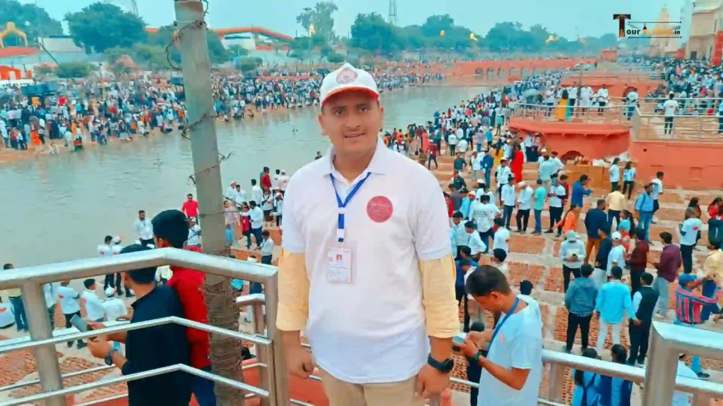 Volunteers of Ram Manohar Lohia University Ayodhya Vlogger